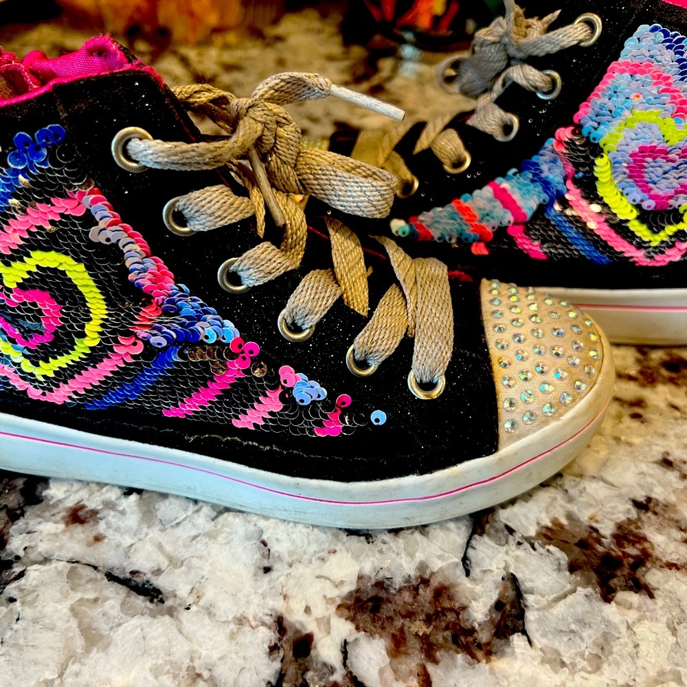 Adorable girls Sketchers sneakers, light up sequin flip